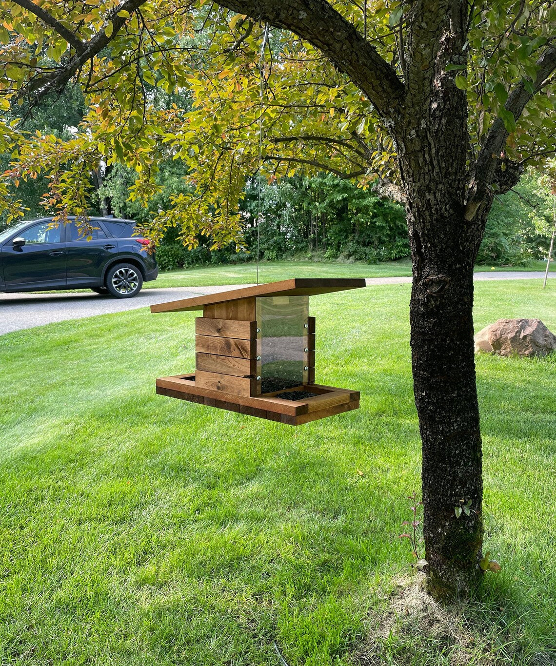 Comedero Colgante de Diseño Rectangular con Techo Protector para Aves de Jardín y Exteriores